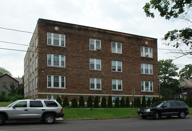 1706 Park St in Syracuse, NY - Foto de edificio - Building Photo