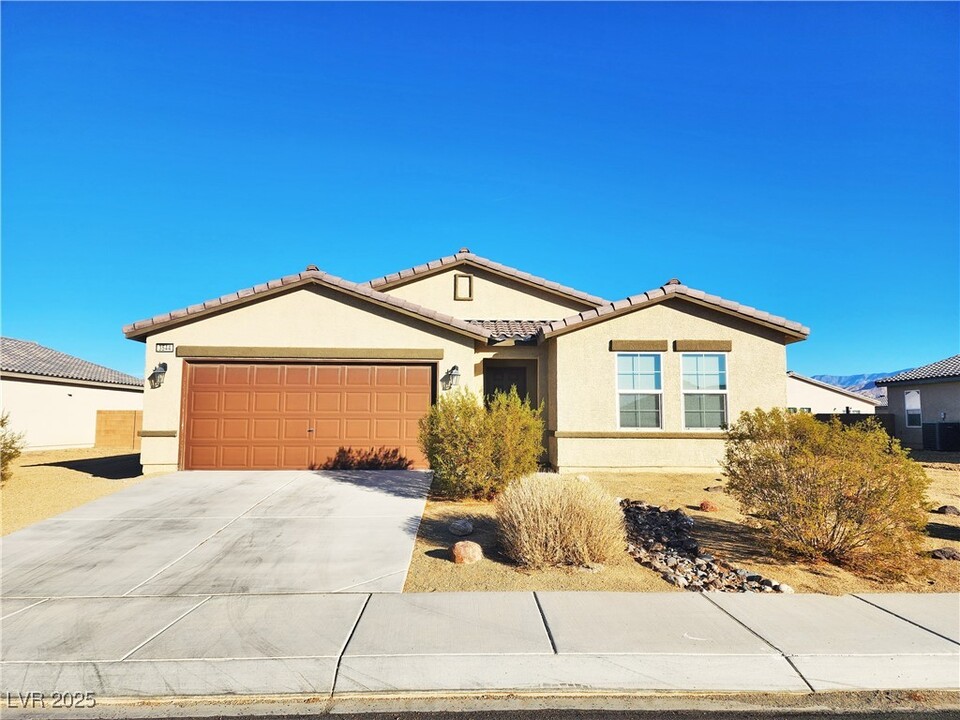 3544 Marathon Dr in Pahrump, NV - Foto de edificio