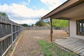 1274 E Common St in New Braunfels, TX - Building Photo - Building Photo