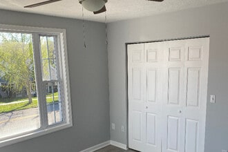 1014 6th Ave, Unit B in St. Albans, WV - Building Photo - Building Photo