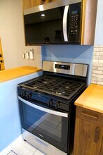 3547 E Green St, Unit B in Pasadena, CA - Building Photo - Building Photo