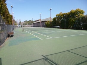 2235 Bonar St in Berkeley, CA - Foto de edificio - Building Photo