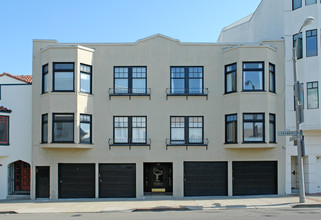 22 Cervantes Blvd in San Francisco, CA - Building Photo - Building Photo