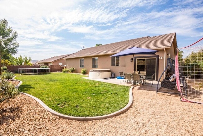 1025 White Sands Dr in Washington, UT - Building Photo - Building Photo