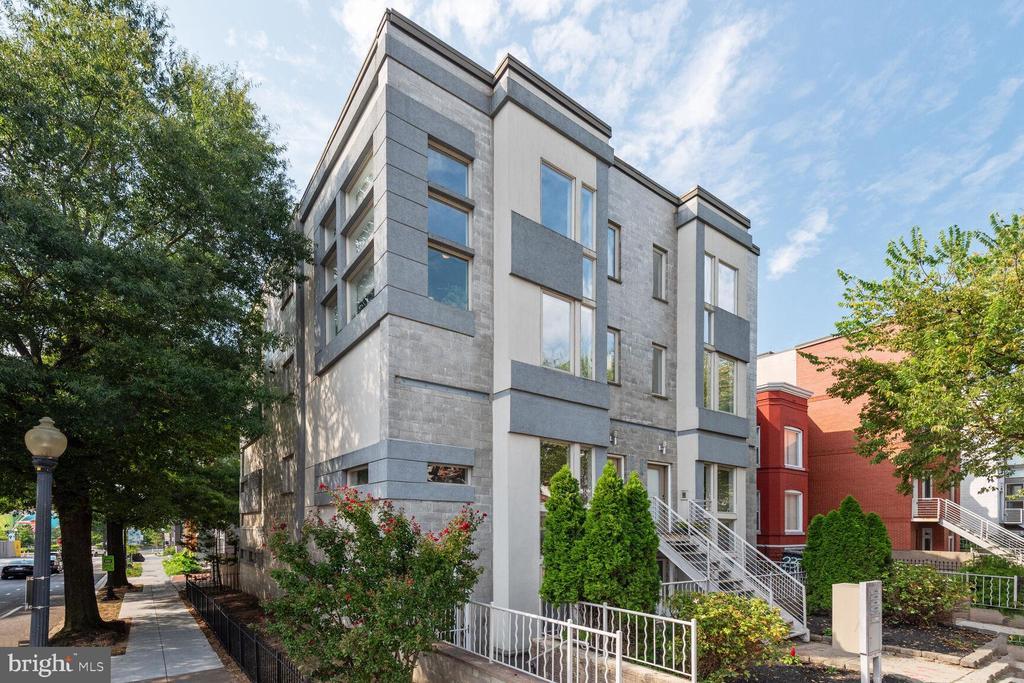 241 R St NE in Washington, DC - Building Photo