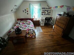 9 Cedar St, Unit 3 in Cambridge, MA - Foto de edificio - Building Photo