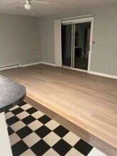 132 Summer St, Unit 1 Rear in Rehoboth, MA - Foto de edificio - Building Photo