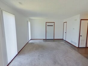 3239 S Illinois St in Wichita, KS - Building Photo - Building Photo