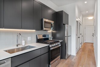 4513 N Clark St in Chicago, IL - Building Photo - Building Photo