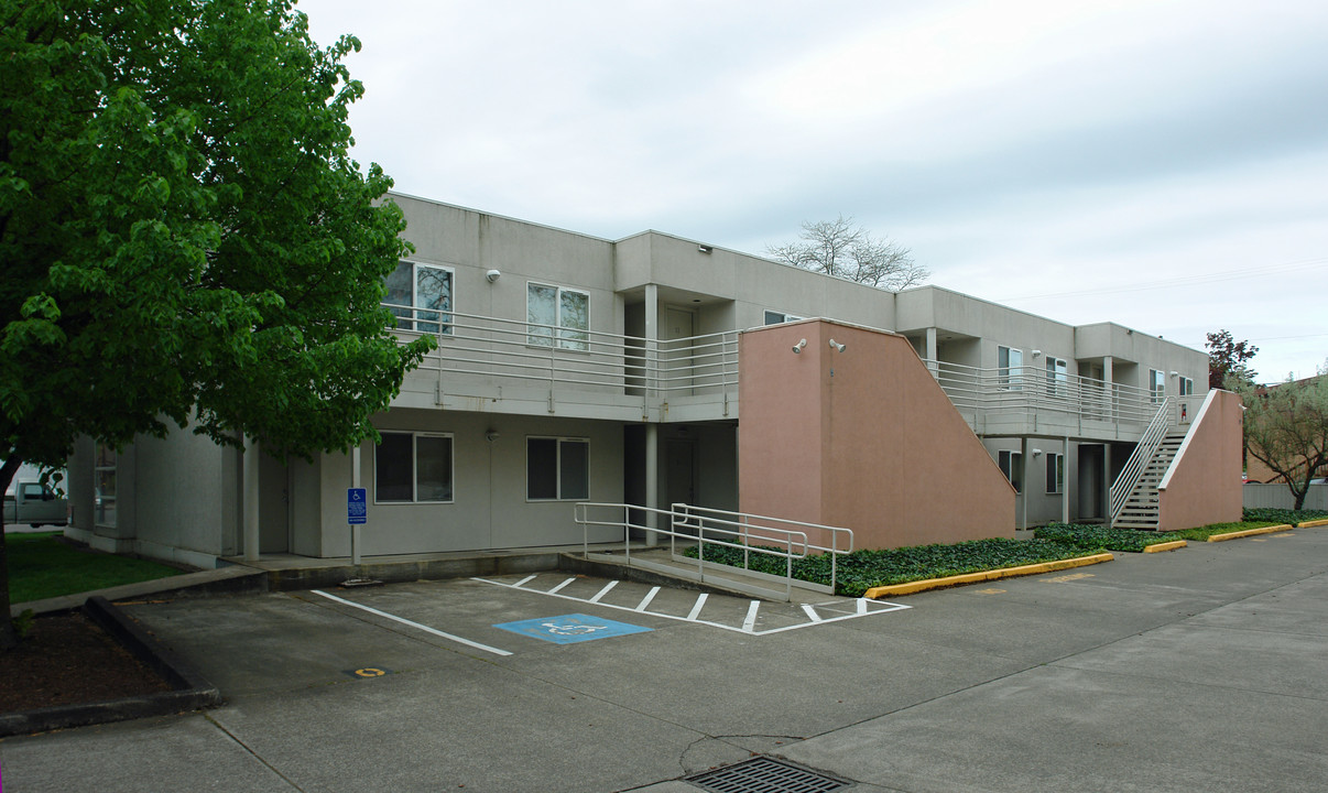 Palatine Apartments in Corvallis, OR - Building Photo