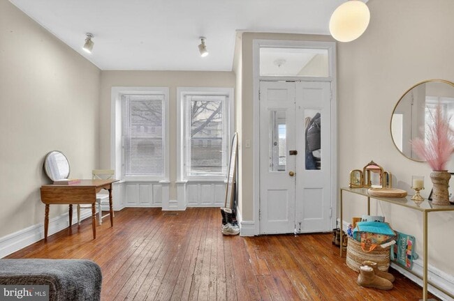 property at 2322 Poplar St