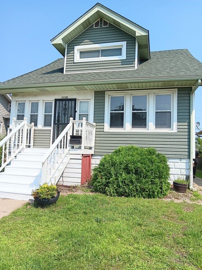 1135 Lyons St in Hammond, IN - Foto de edificio - Building Photo