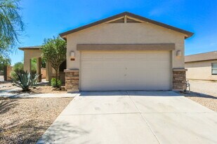 1715 E Renegade Trail in San Tan Valley, AZ - Building Photo
