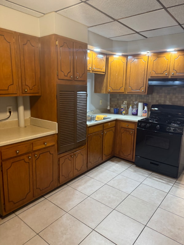 property at 422 W Whitehall St