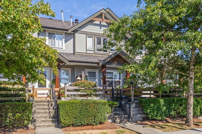 1055 Riverwood Gate in Port Coquitlam, BC - Building Photo - Building Photo