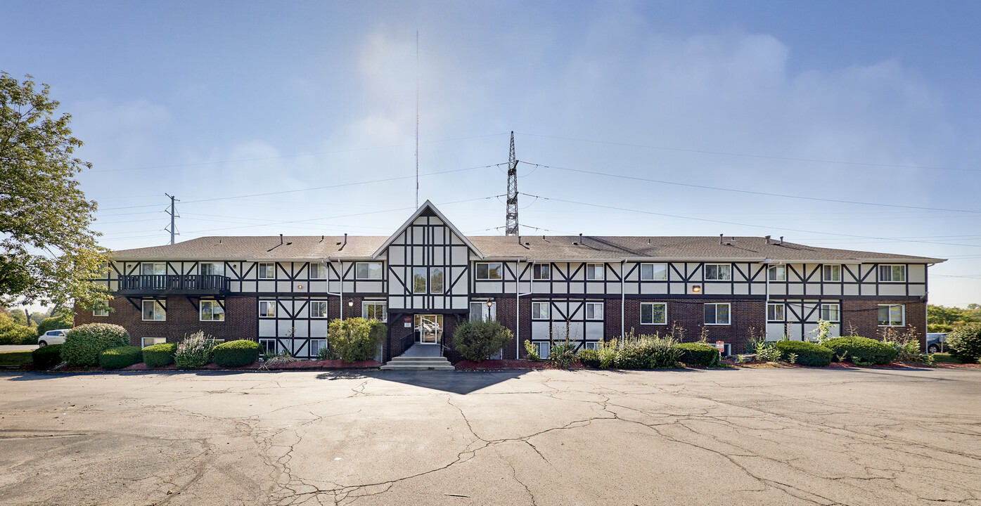 Courtland Manor in Shrewsbury, MO - Building Photo