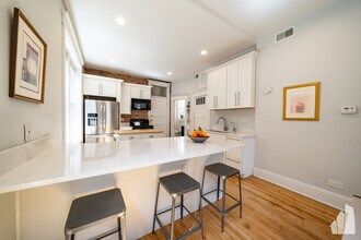 1037 S Racine Ave in Chicago, IL - Building Photo - Building Photo