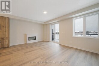 6 Honey Milk Ln in Richmond Hill, ON - Building Photo - Building Photo