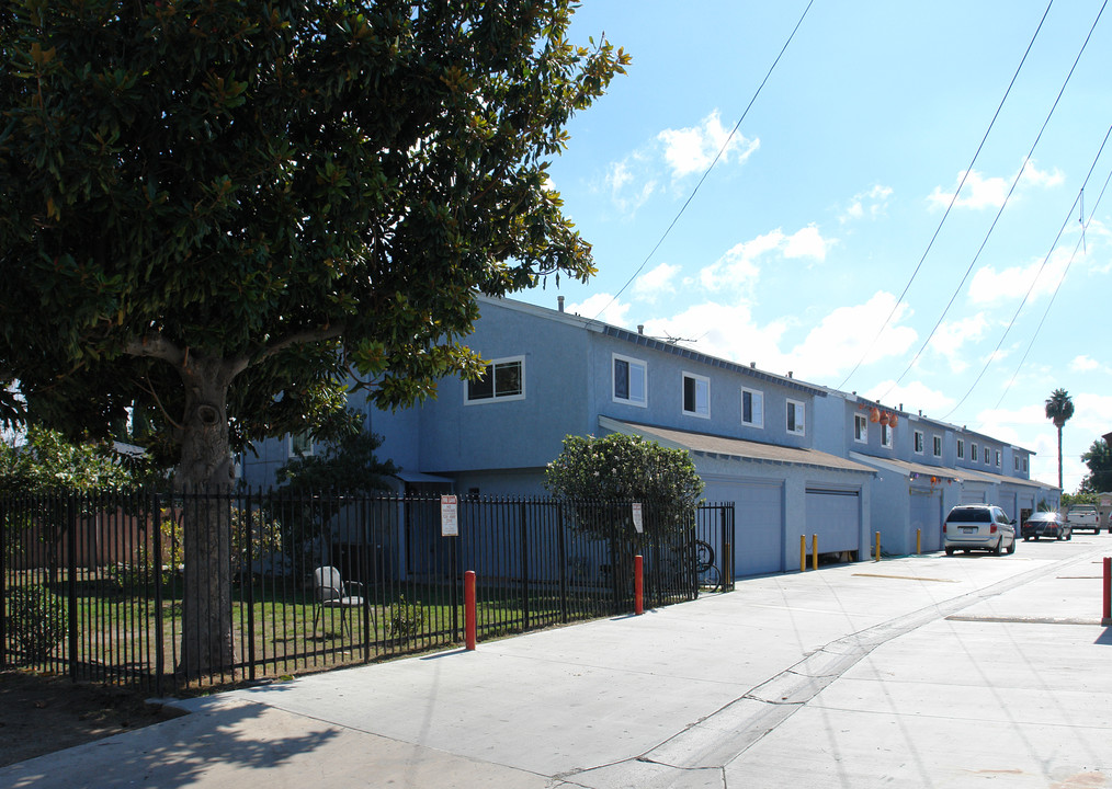 7272-7292 Park St in Westminster, CA - Foto de edificio