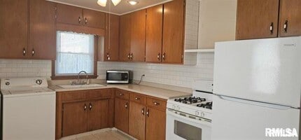 3343 5th St in East Moline, IL - Building Photo - Building Photo