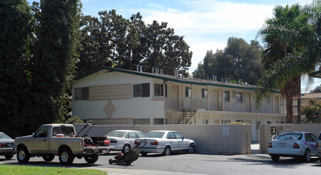 Twin Falls in Riverside, CA - Foto de edificio