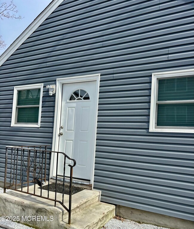 101 Seabreeze Way in Keansburg, NJ - Foto de edificio - Building Photo