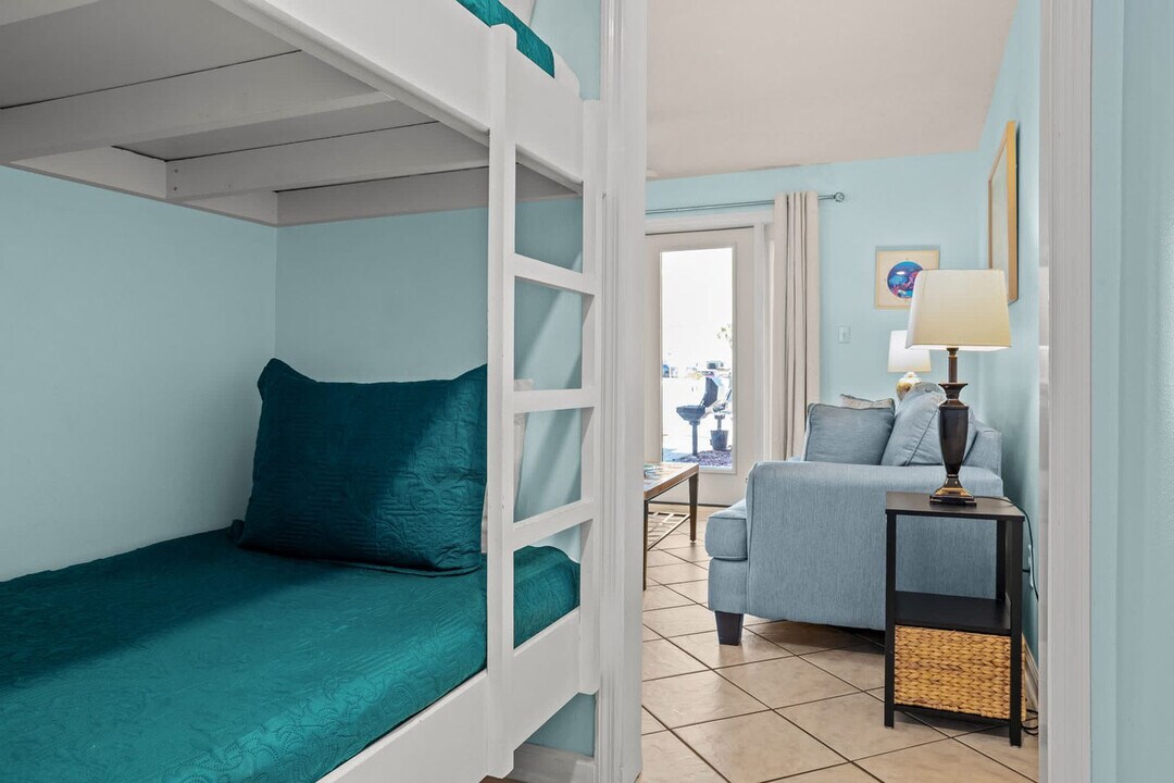 2396 Scenic Gulf Dr in Miramar Beach, FL - Building Photo
