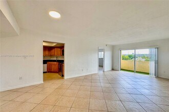 7410 SW 82nd St in Miami, FL - Building Photo - Building Photo