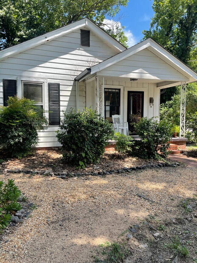 property at 600 W Markham Ave