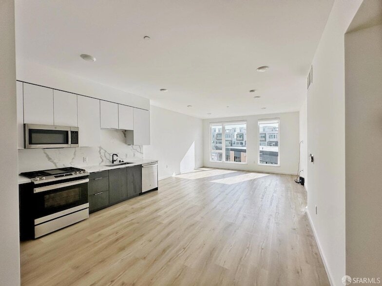 52 Kirkwood Ave, Unit 325 in San Francisco, CA - Building Photo