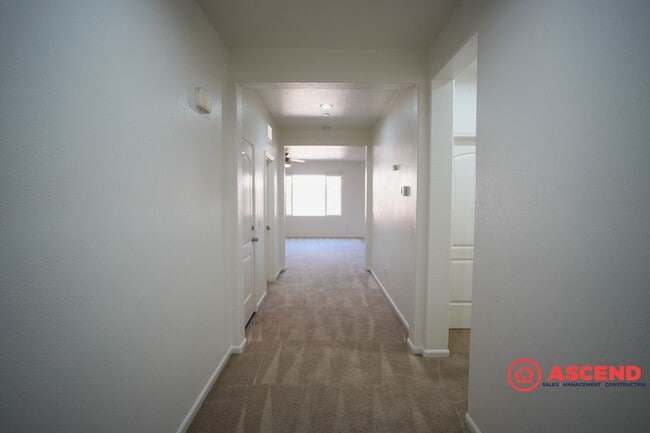 5408 Tejon Ridge Ct in Bakersfield, CA - Building Photo - Building Photo