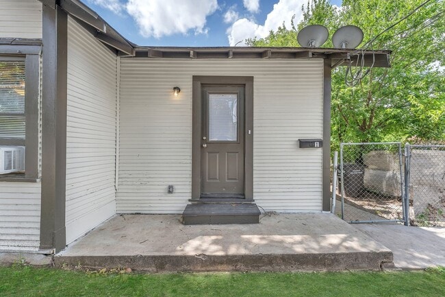 402 Ada St in San Antonio, TX - Building Photo - Building Photo