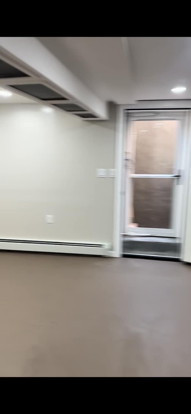 604 Remsen Ave, Unit 604 Remsen Ave. Unit 3 in Brooklyn, NY - Foto de edificio - Building Photo