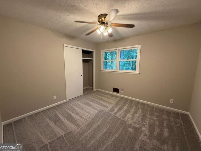 property at 3155 Oak Dr