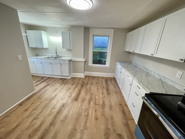 307 W 9th Ave in Oshkosh, WI - Building Photo - Building Photo