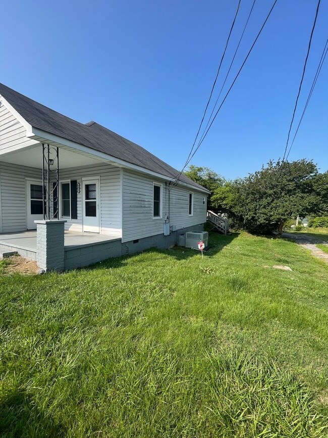 409 Apple St in Gastonia, NC - Building Photo - Building Photo