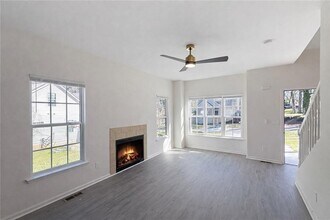 2259 Sisk St NW in Atlanta, GA - Building Photo - Building Photo