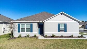 5715 Sundial Ter in St. Cloud, FL - Building Photo