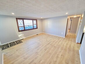 15101 Kamputa Dr in Centreville, VA - Building Photo - Building Photo