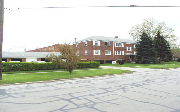 Mayfair Apartments in Mayfield Heights, OH - Building Photo - Building Photo