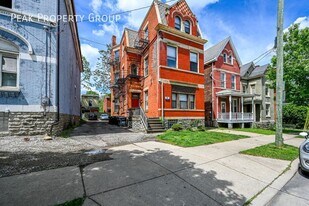 3207 Vine St in Cincinnati, OH - Building Photo