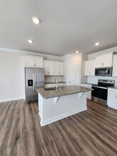 116 Creekview Rd in Hendersonville, NC - Building Photo - Building Photo