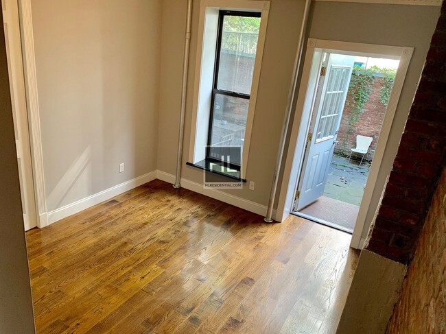 E 6TH ST. in New York, NY - Building Photo - Building Photo