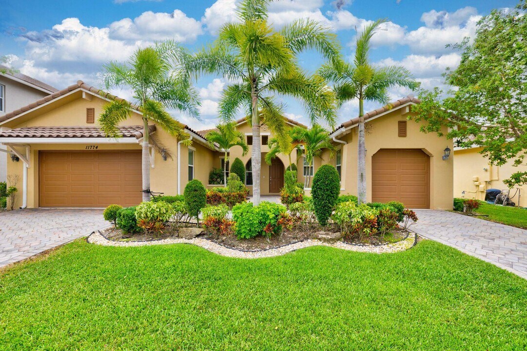 11774 NW 79th Ct in Parkland, FL - Building Photo