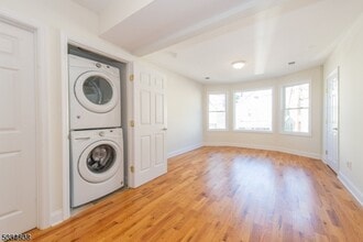 15 Olyphant Pl in Morristown, NJ - Building Photo - Building Photo