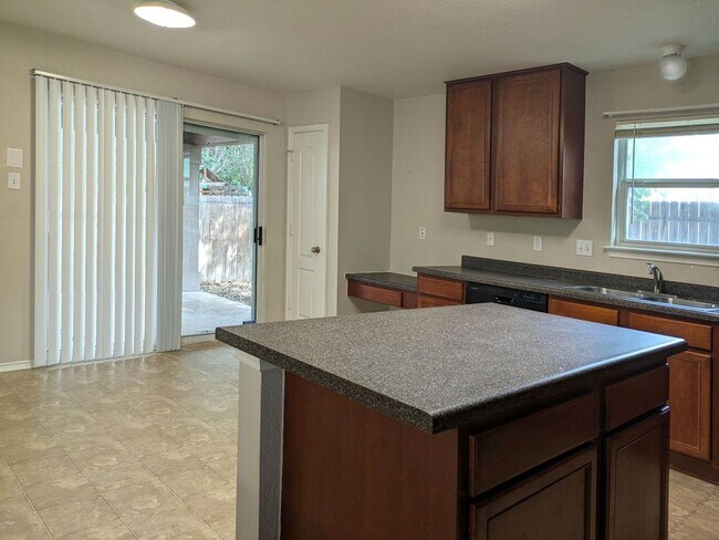 11007 Braes Grove in San Antonio, TX - Building Photo - Building Photo