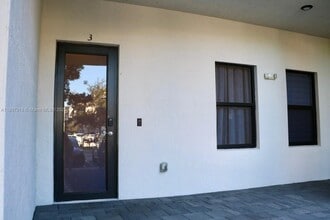 7819 NW 104th Ave in Doral, FL - Building Photo - Building Photo