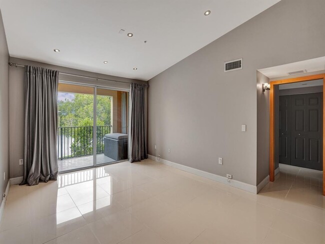 2351 W Preserve Way in Miramar, FL - Building Photo - Building Photo