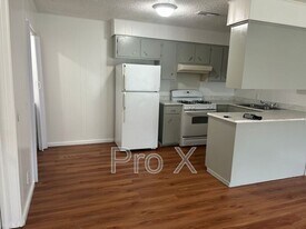 409 Park St in Springdale, AR - Building Photo