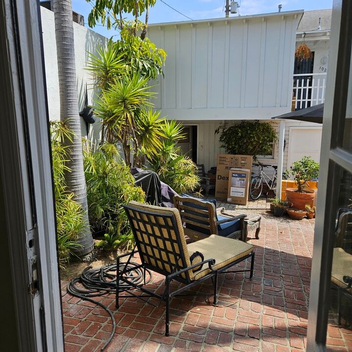 1029 Aviation Blvd in Hermosa Beach, CA - Building Photo